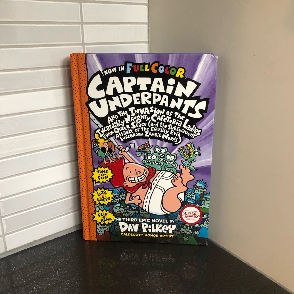 Captain Underpants and the Invasion of the Incredibly Naughty Cafeteria Ladies.. - Picture 1 of 9
